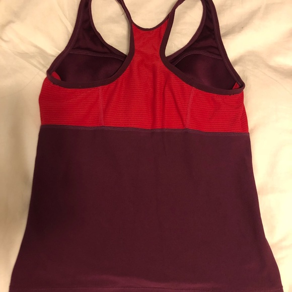 Workout top - Picture 2 of 2